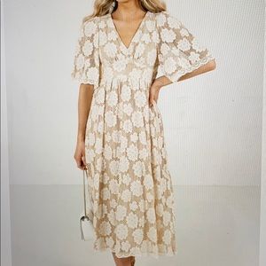 NWT Bella Ella She’s so Gorgeous Lace Midi Dress